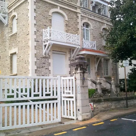 Apartment Rue Lavigerie *